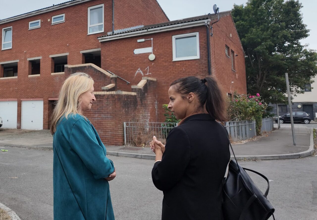 PCC gyda chynghorydd lleol Barry