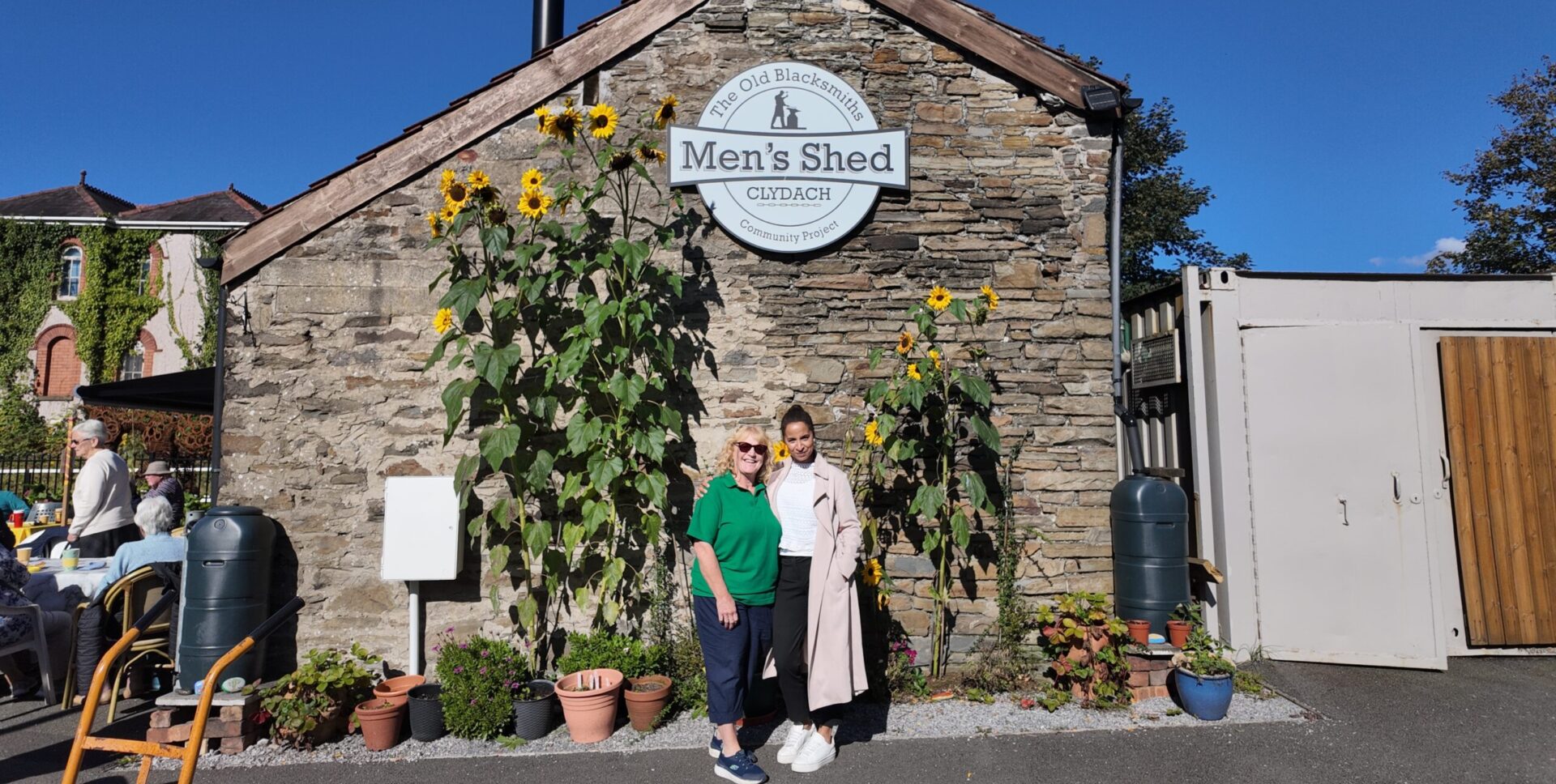 Emma a Belinda, Shed Dynion, Clydach