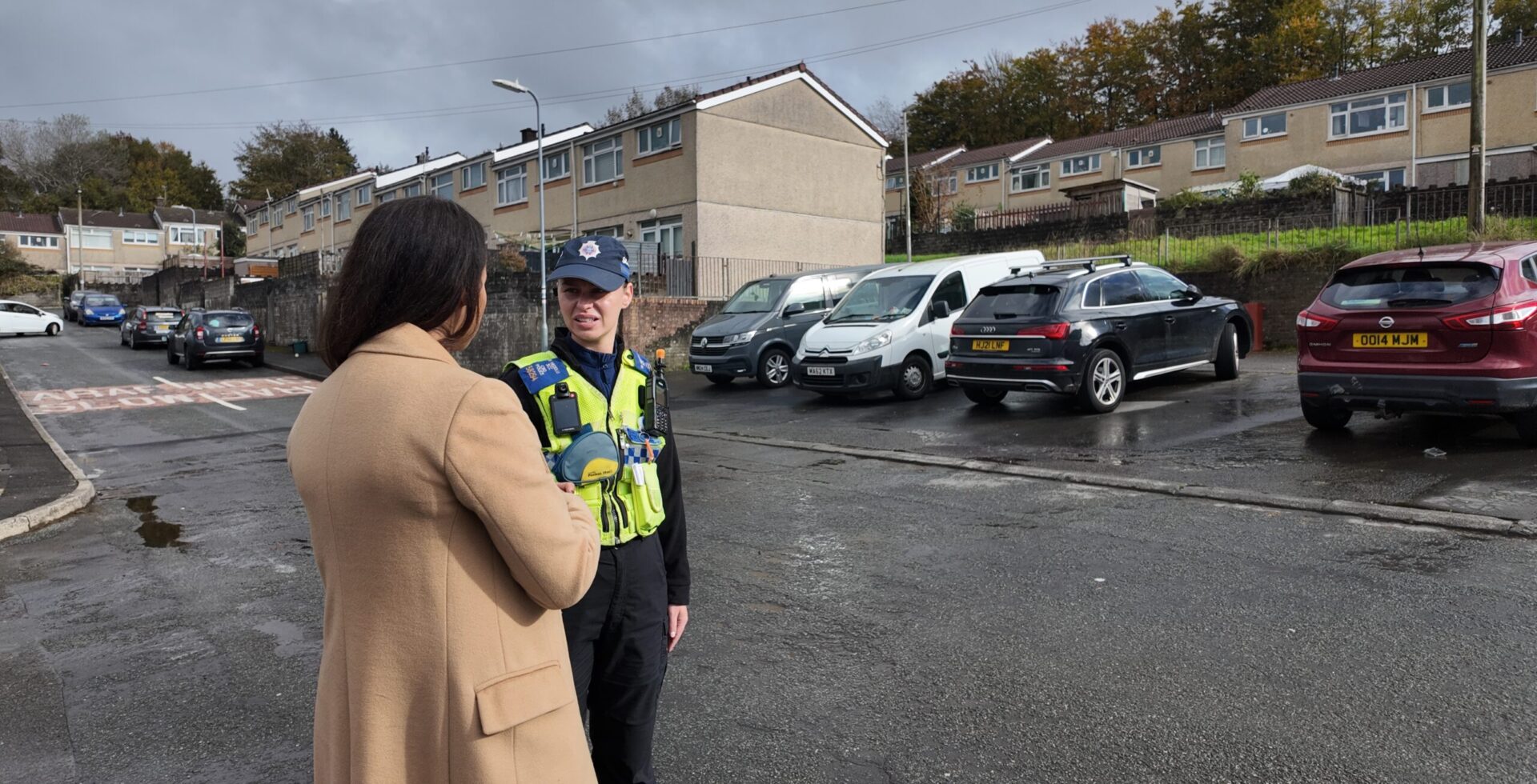 PCC gyda Swyddog Cymunedol Heddlu Port Talbot